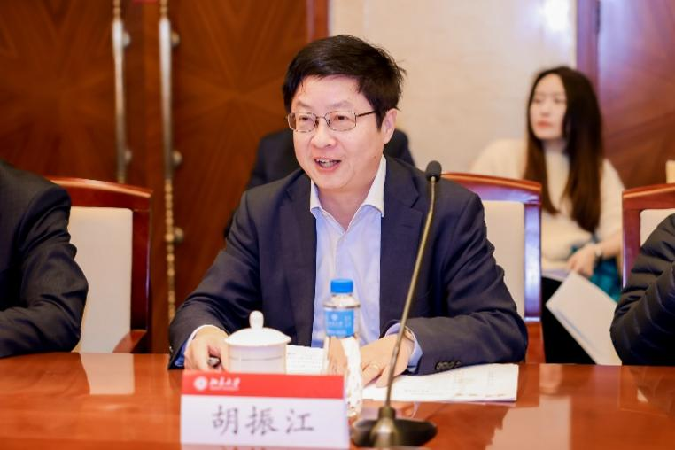 胡振江院长致辞